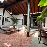 Casa Rustica Frente Al Teide Rustic House Facing Mount Teide بيت للعطل *