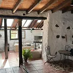Casa Rustica Frente Al Teide Rustic House Facing Mount Teide بيت للعطل