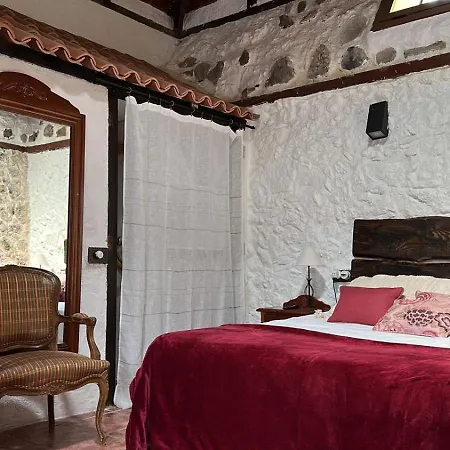 Casa Rustica Frente Al Teide Rustic House Facing Mount Teide 度假居 *